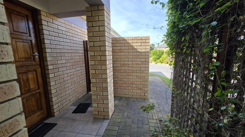 2 Bedroom Property for Sale in Reebok Western Cape
